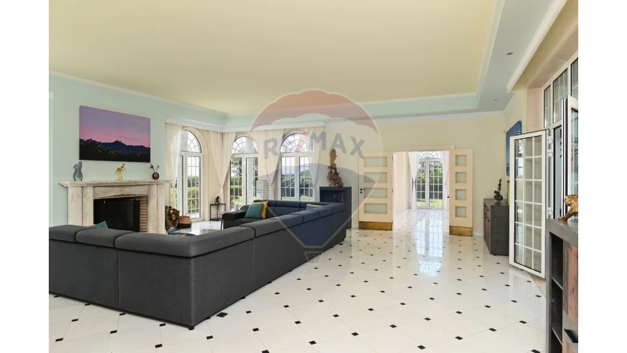 Moradia T6 para Venda em Santa Maria e São Miguel, São Martinho, São Pedro Penaferrim Foto 8