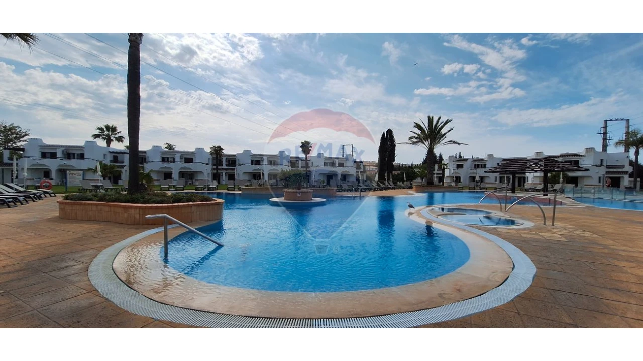 Apartamento T2 para Venda em Albufeira e Olhos de Água Foto 1