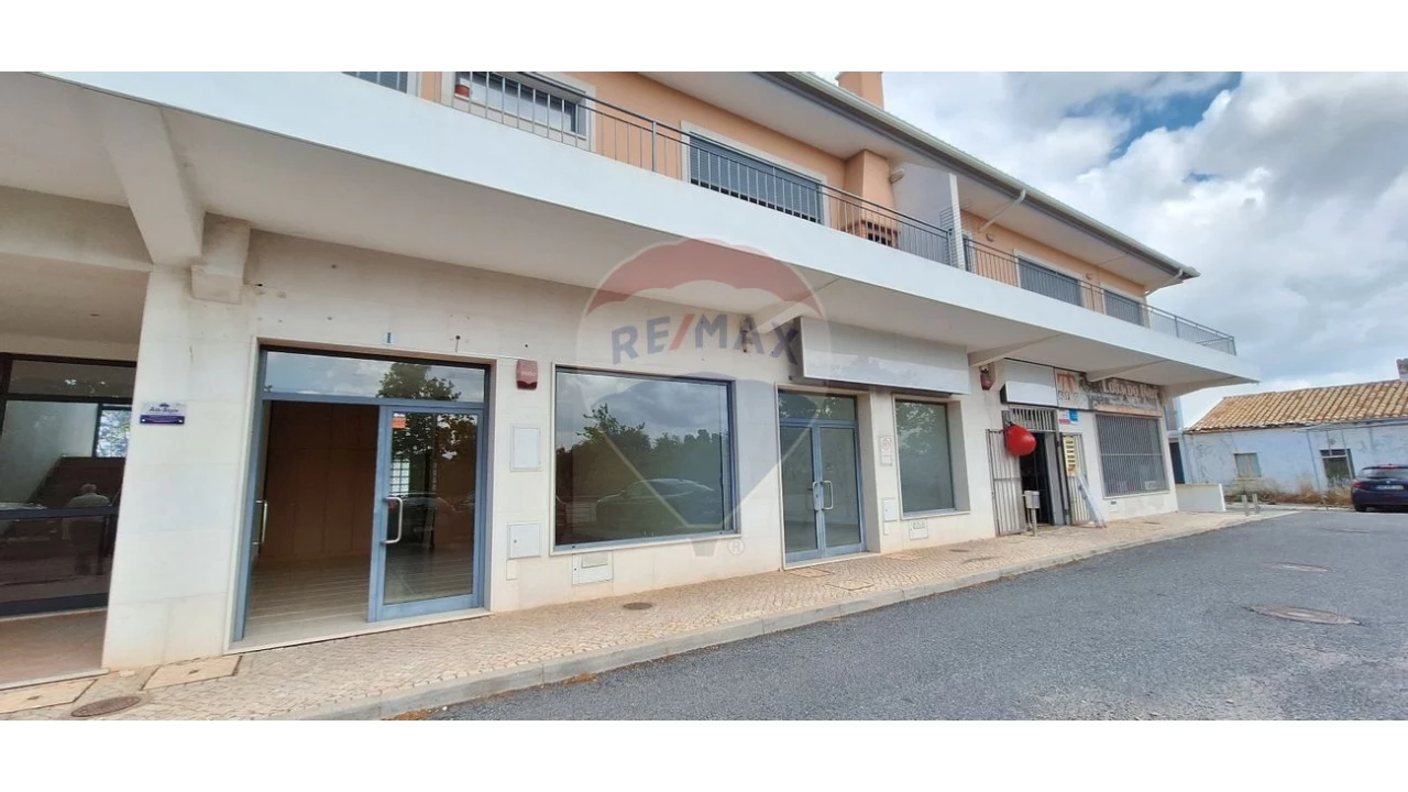 Loja para Venda em Albufeira e Olhos de Água Foto 1