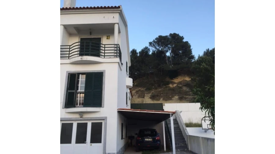 Moradia T5 para Venda em Caparica e Trafaria Foto 3