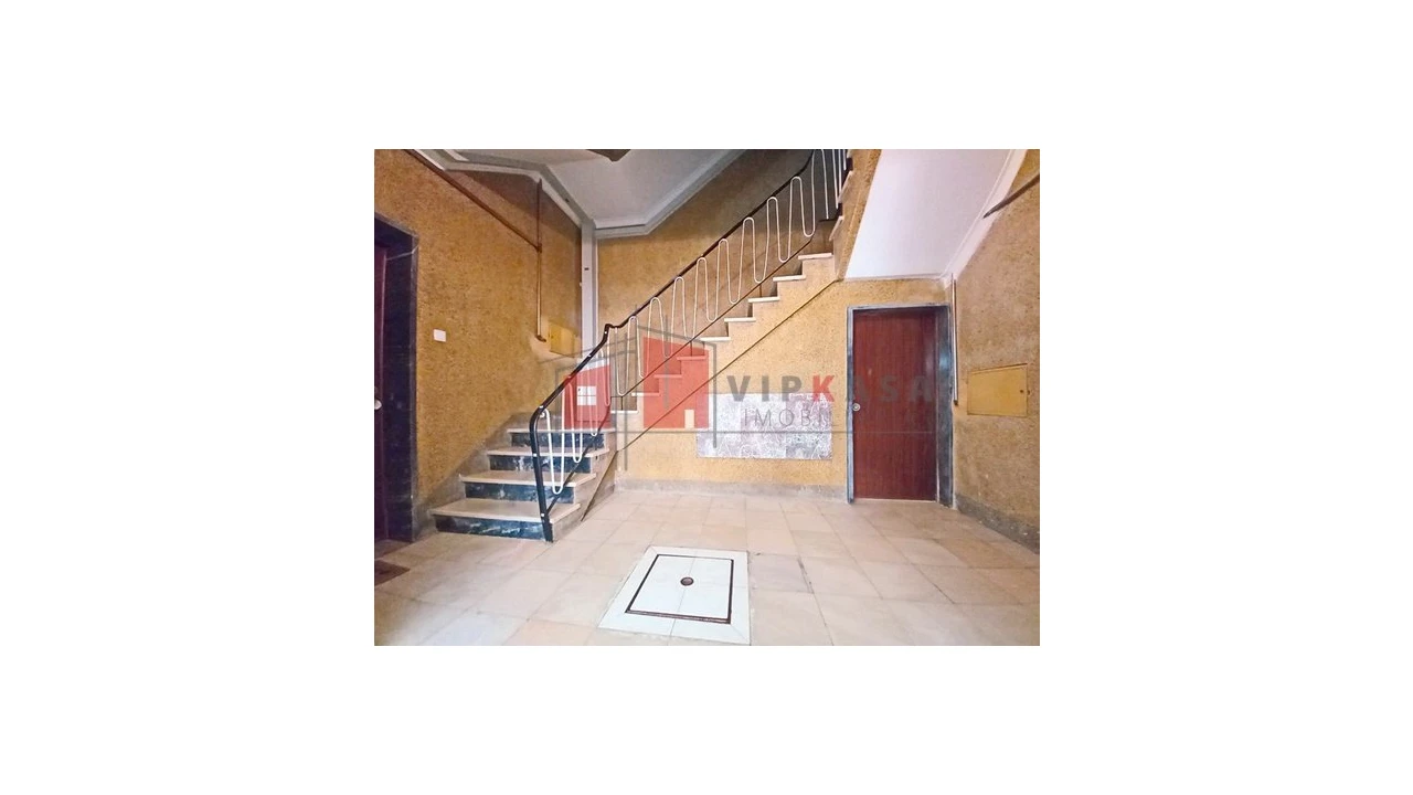 Apartamento T4 para Venda em Laranjeiro e Feijó Foto 2