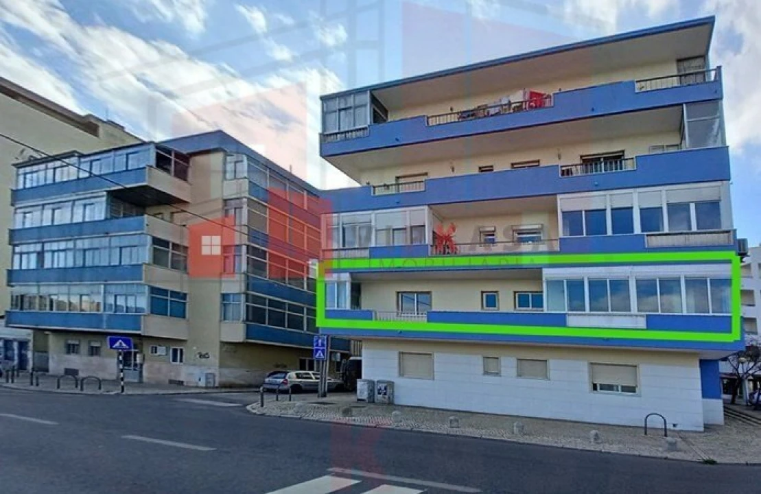 Apartamento T4 para Venda em Laranjeiro e Feijó Foto 1