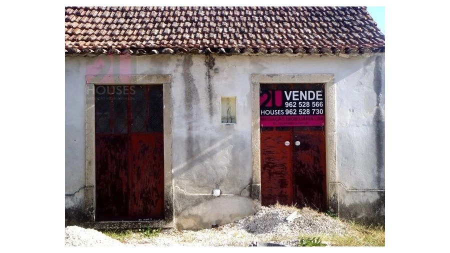 Moradia T0 para Venda em Freixianda, Ribeira do Fárrio e Formigais Foto 1