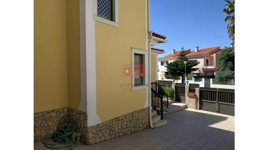 Moradia T5 para Venda em Ericeira Foto 11
