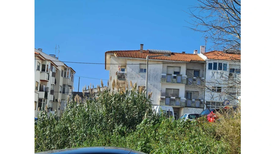 Prédio para Venda em São Domingos de Rana