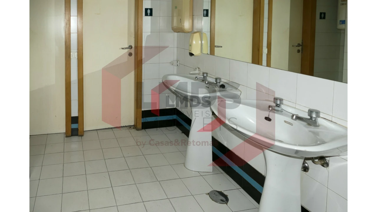 Loja para Venda em Matosinhos e Leça da Palmeira Foto 11
