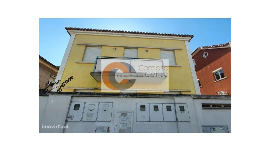 Prédio para Venda em Charneca de Caparica e Sobreda Foto 2