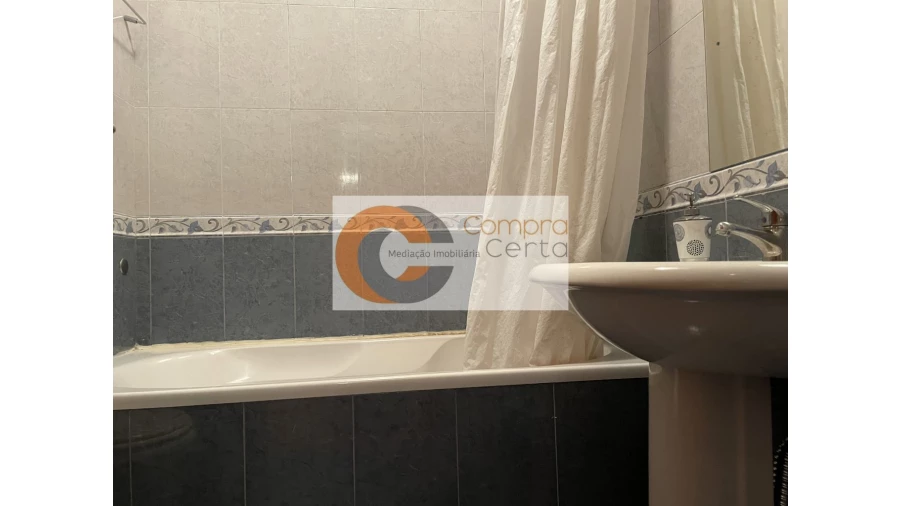 Moradia T3 para Venda em Castelões Foto 7