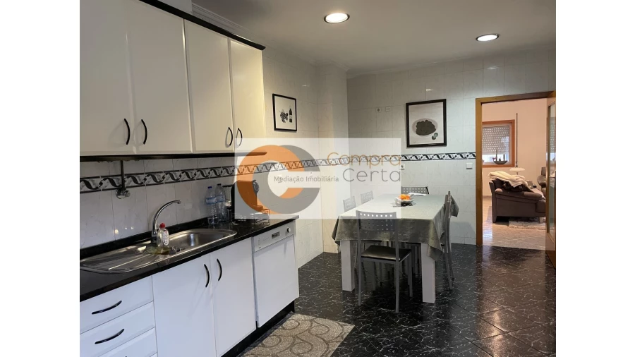 Moradia T3 para Venda em Castelões Foto 4