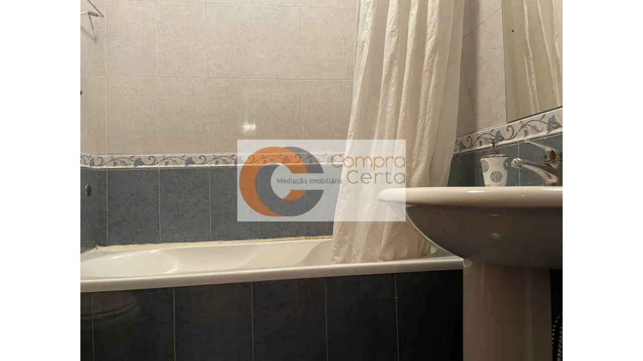 Moradia T3 para Venda em Castelões Foto 7