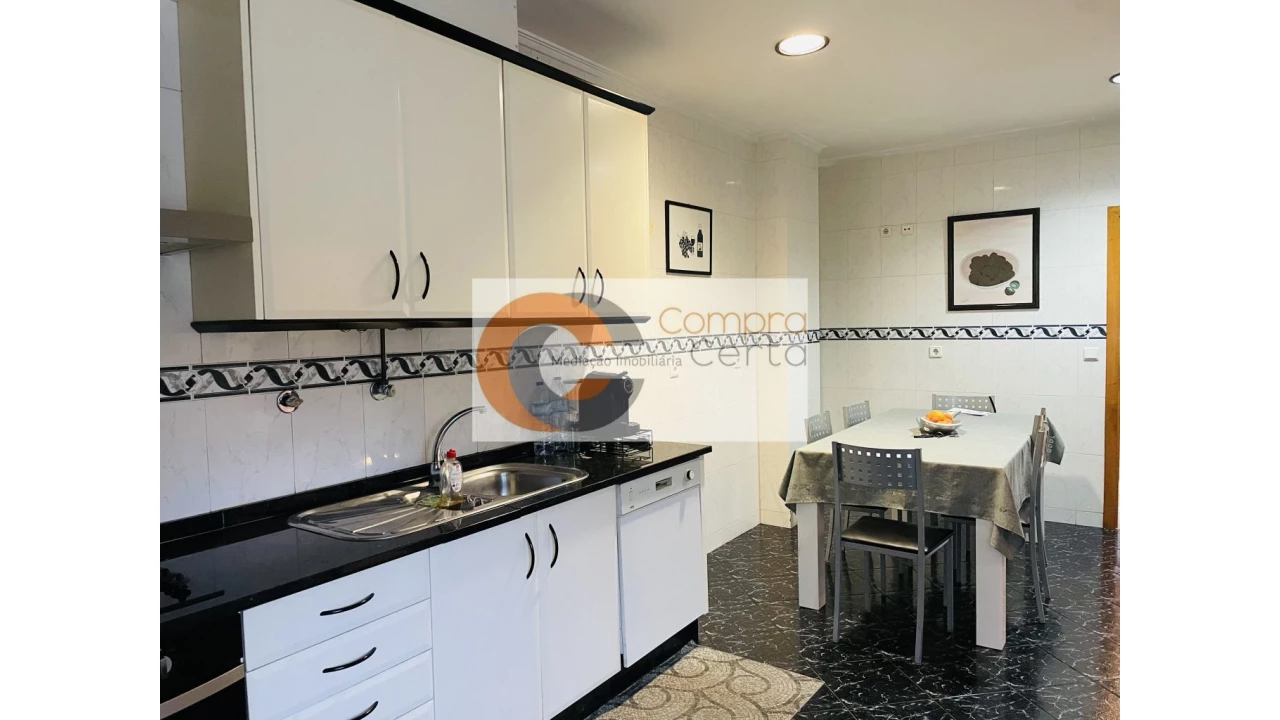 Moradia T3 para Venda em Castelões Foto 3