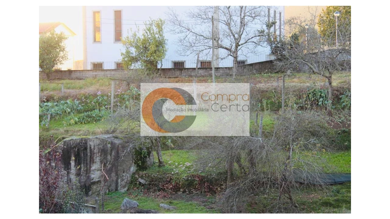 Moradia T3 para Venda em Vale (São Cosme), Telhado e Portela Foto 11