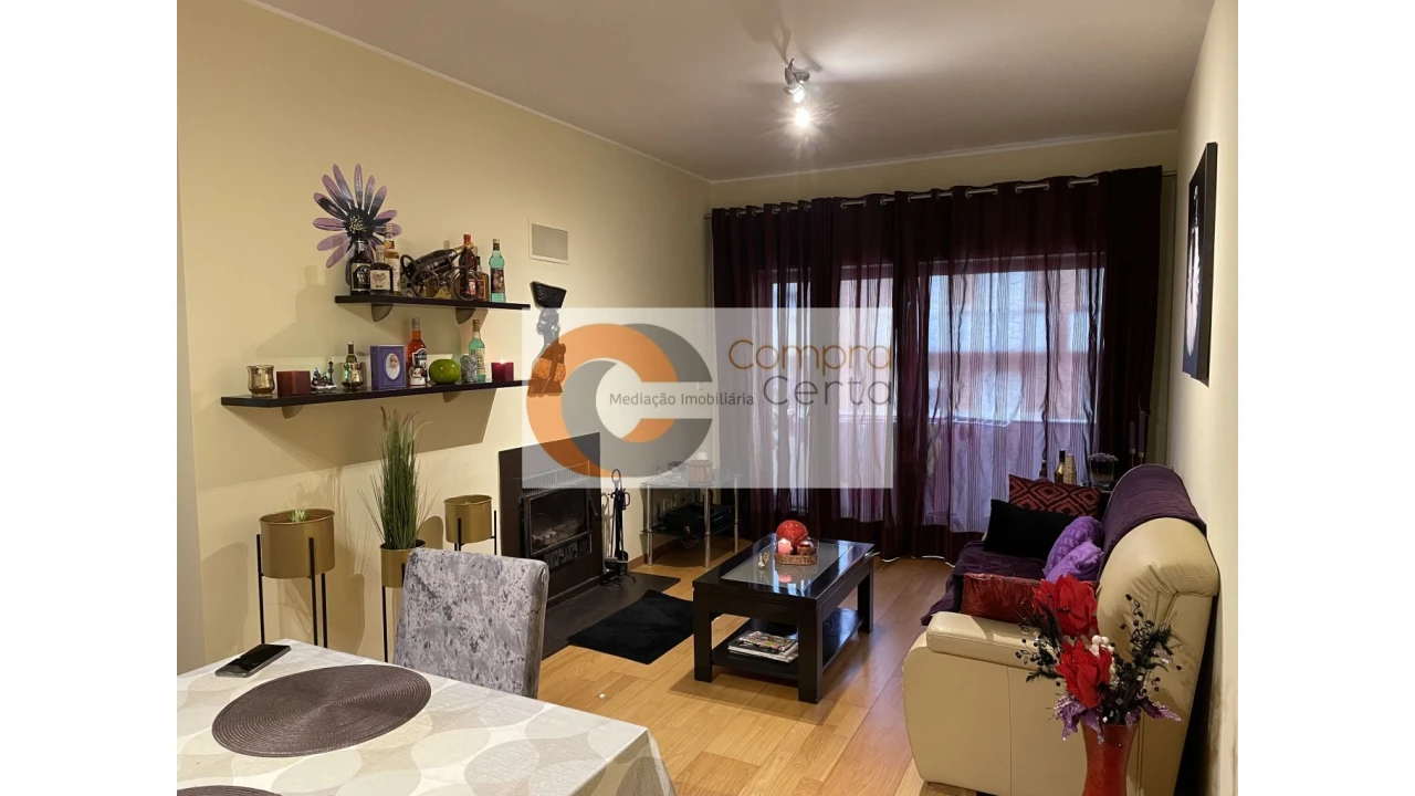 Apartamento T2 para Venda em Aldão Foto 2
