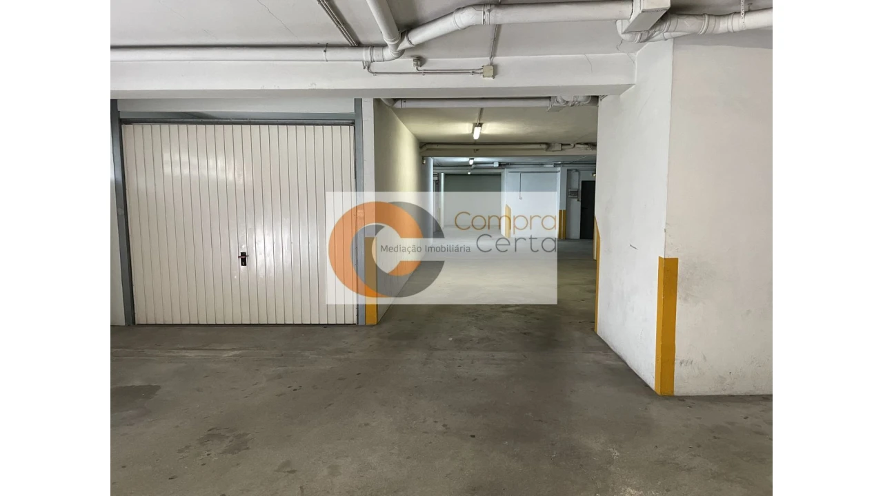 Apartamento T2 para Venda em Aldão Foto 16