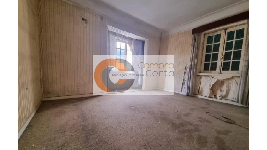 Moradia T4 para Venda em Oliveira, São Paio e São Sebastião Foto 5