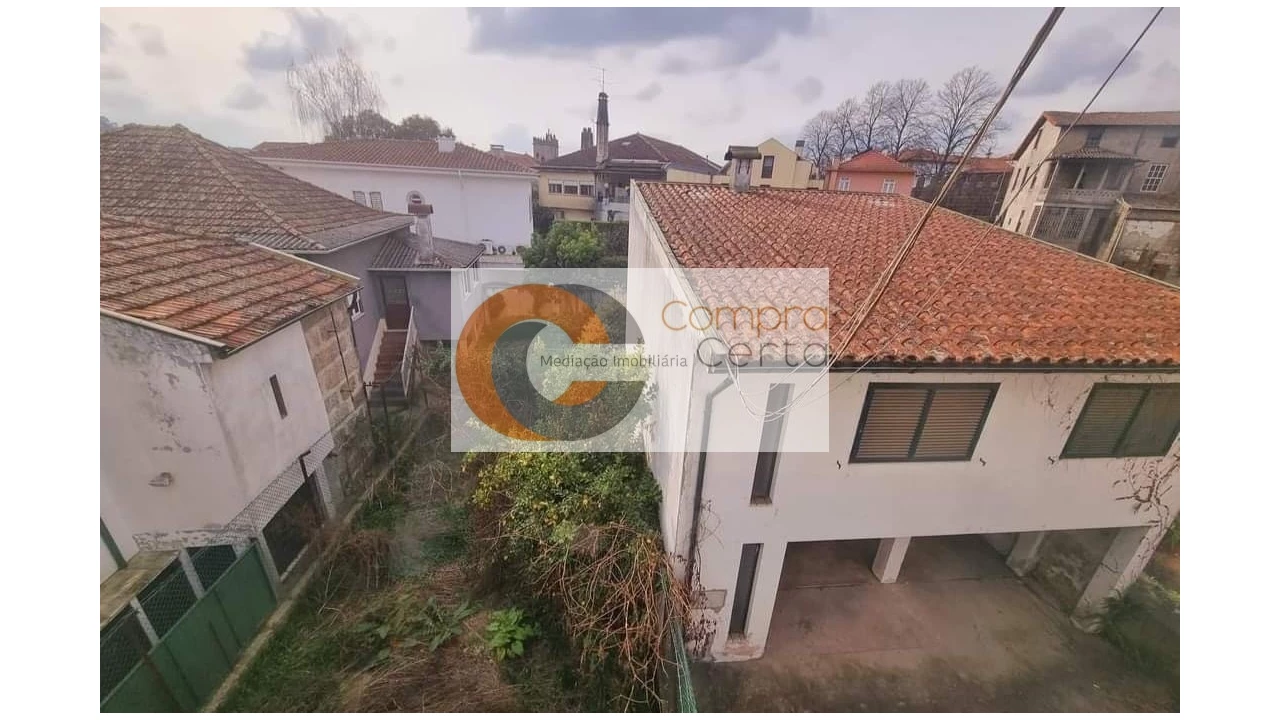 Moradia T4 para Venda em Oliveira, São Paio e São Sebastião Foto 3