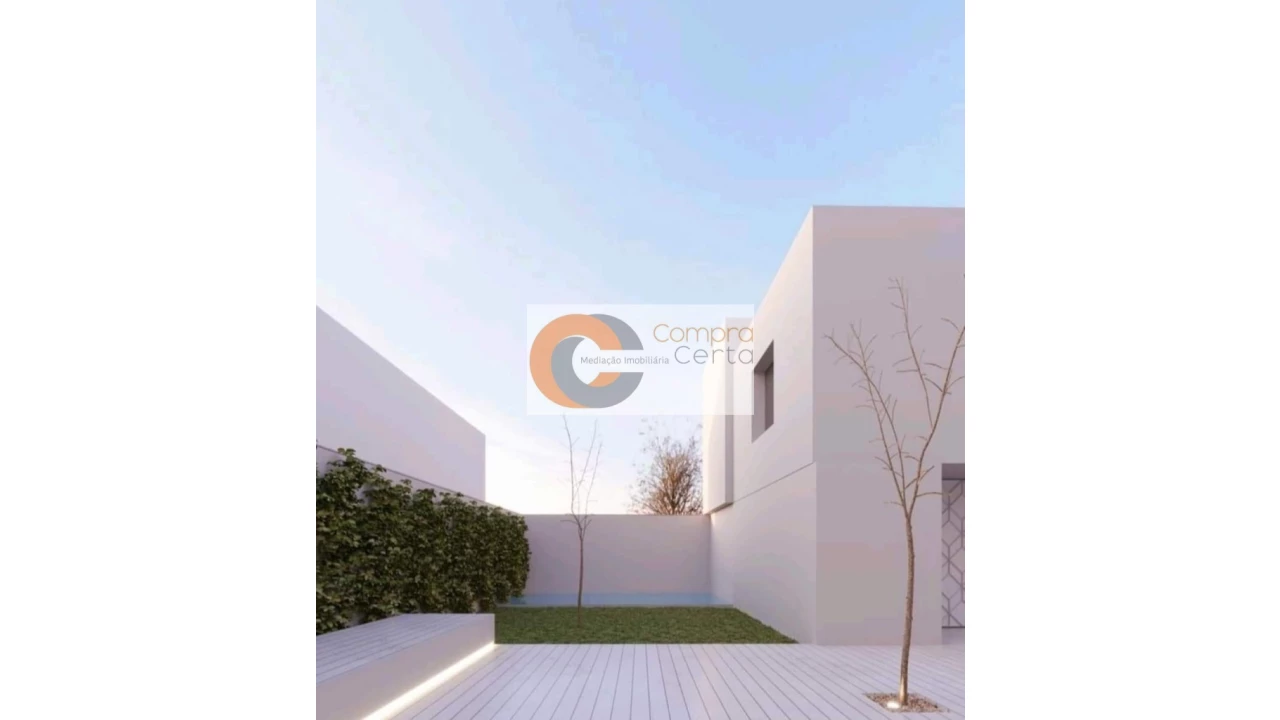 Moradia T4 para Venda em Oliveira, São Paio e São Sebastião Foto 11