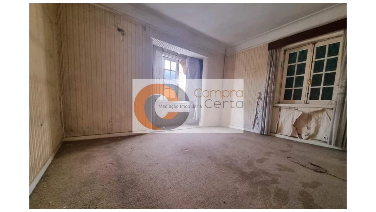 Moradia T4 para Venda em Oliveira, São Paio e São Sebastião Foto 5