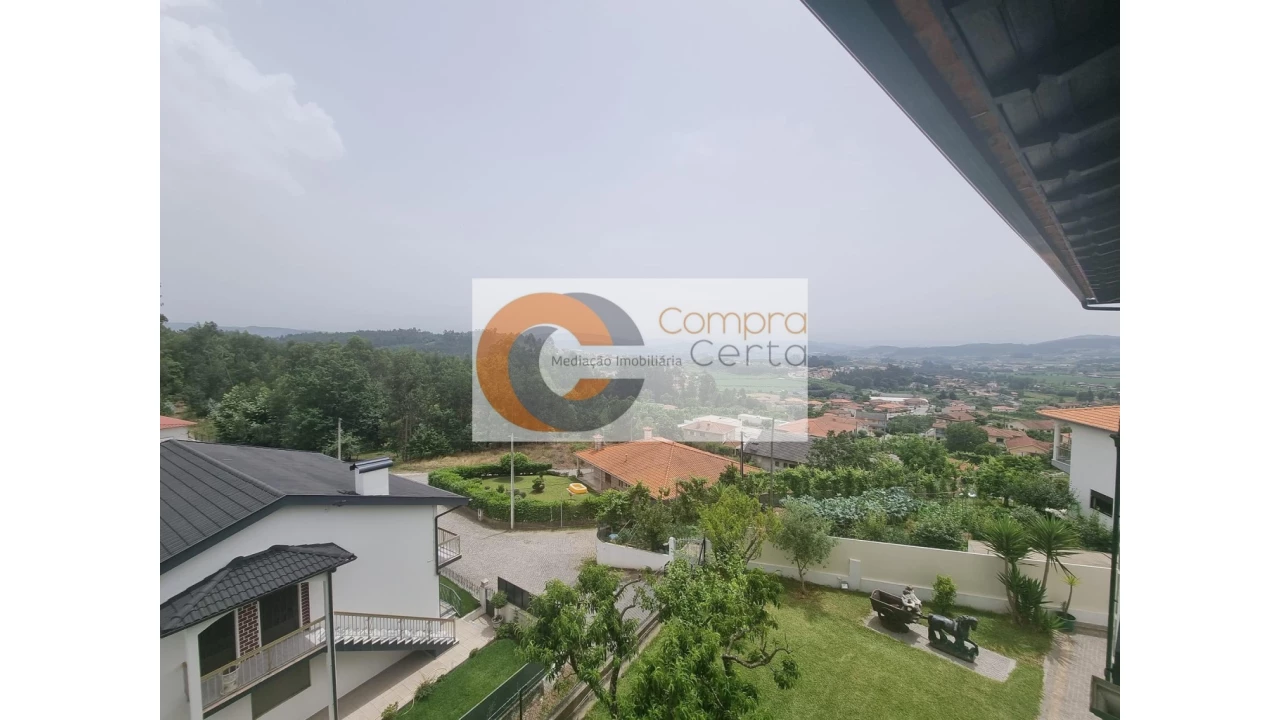 Moradia T7 para Venda em Longos Foto 3