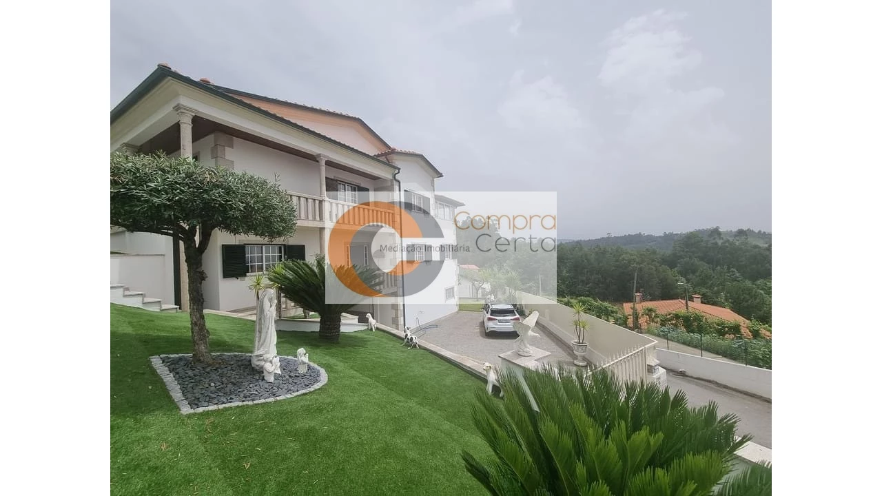 Moradia T7 para Venda em Longos Foto 1