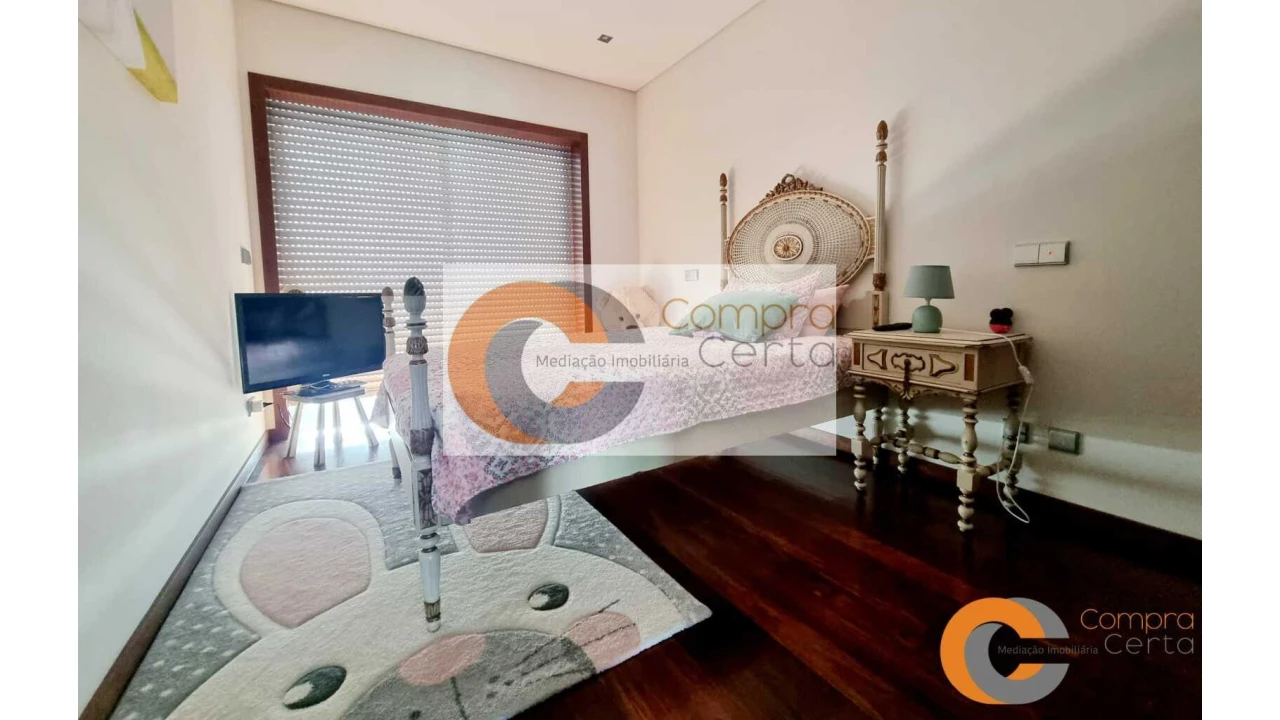 Moradia T4 para Venda em Fermentões Foto 12