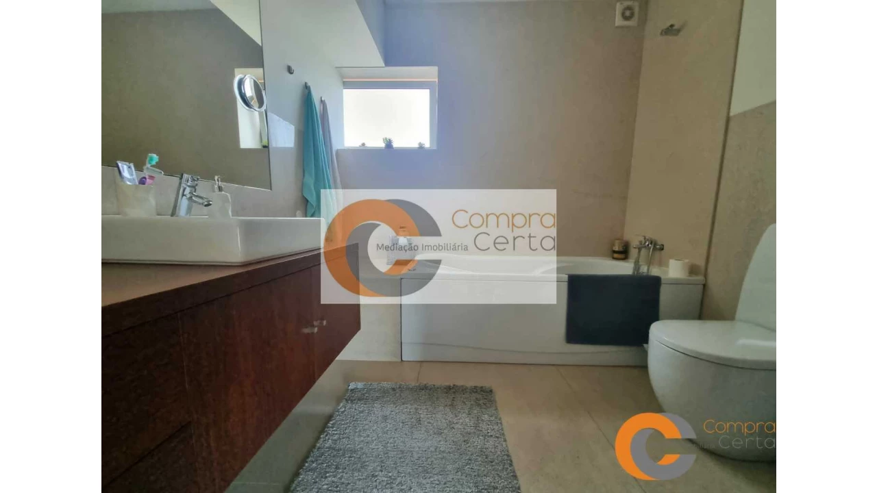 Moradia T4 para Venda em Fermentões Foto 15