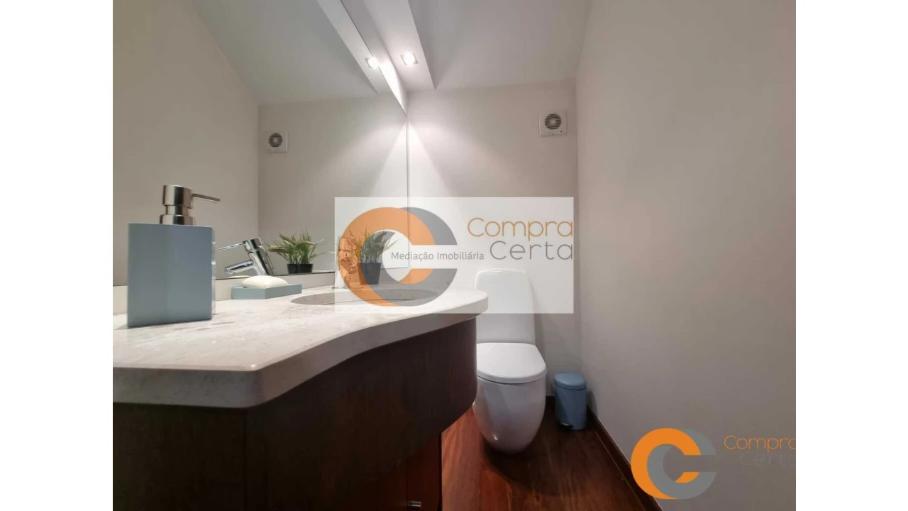 Moradia T4 para Venda em Fermentões Foto 10