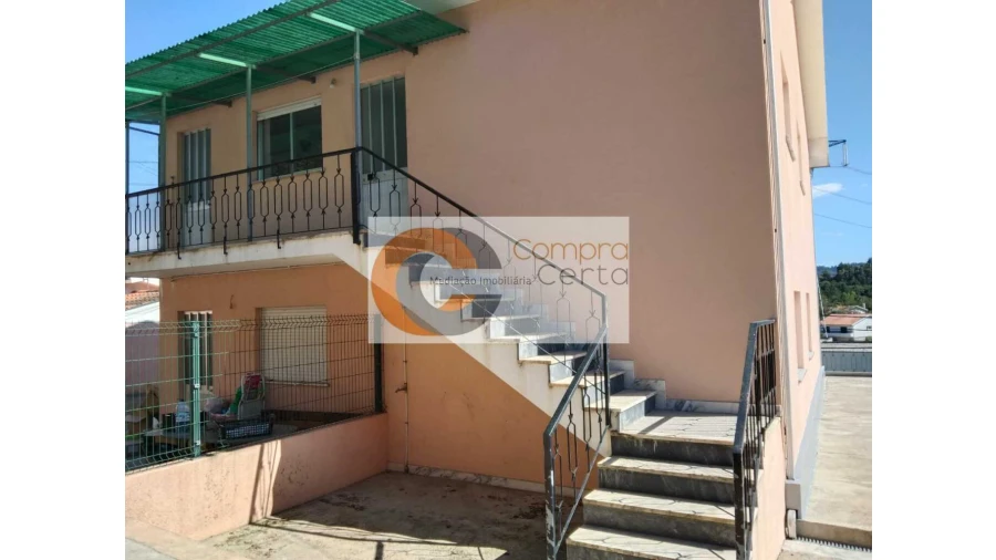 Moradia T3 para Venda em Barco Foto 15