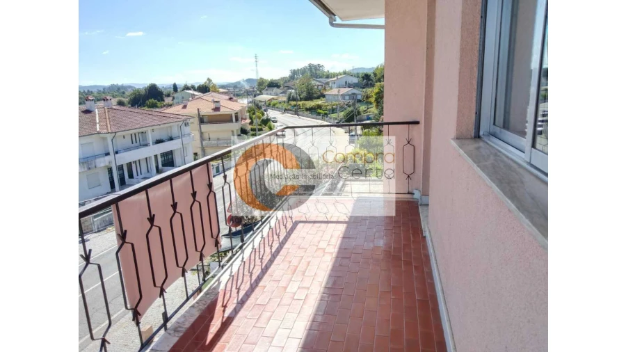 Moradia T3 para Venda em Barco Foto 2