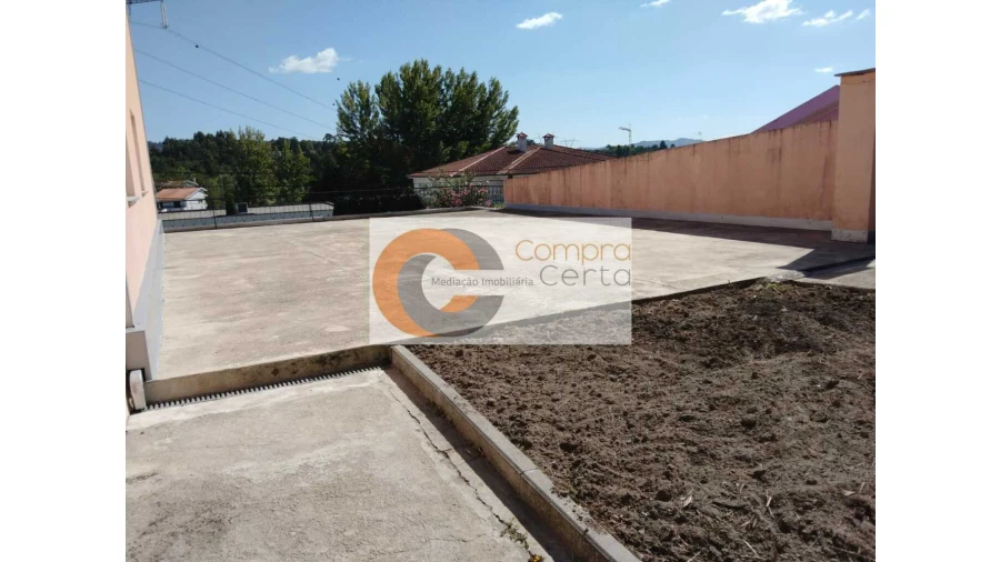 Moradia T3 para Venda em Barco Foto 7