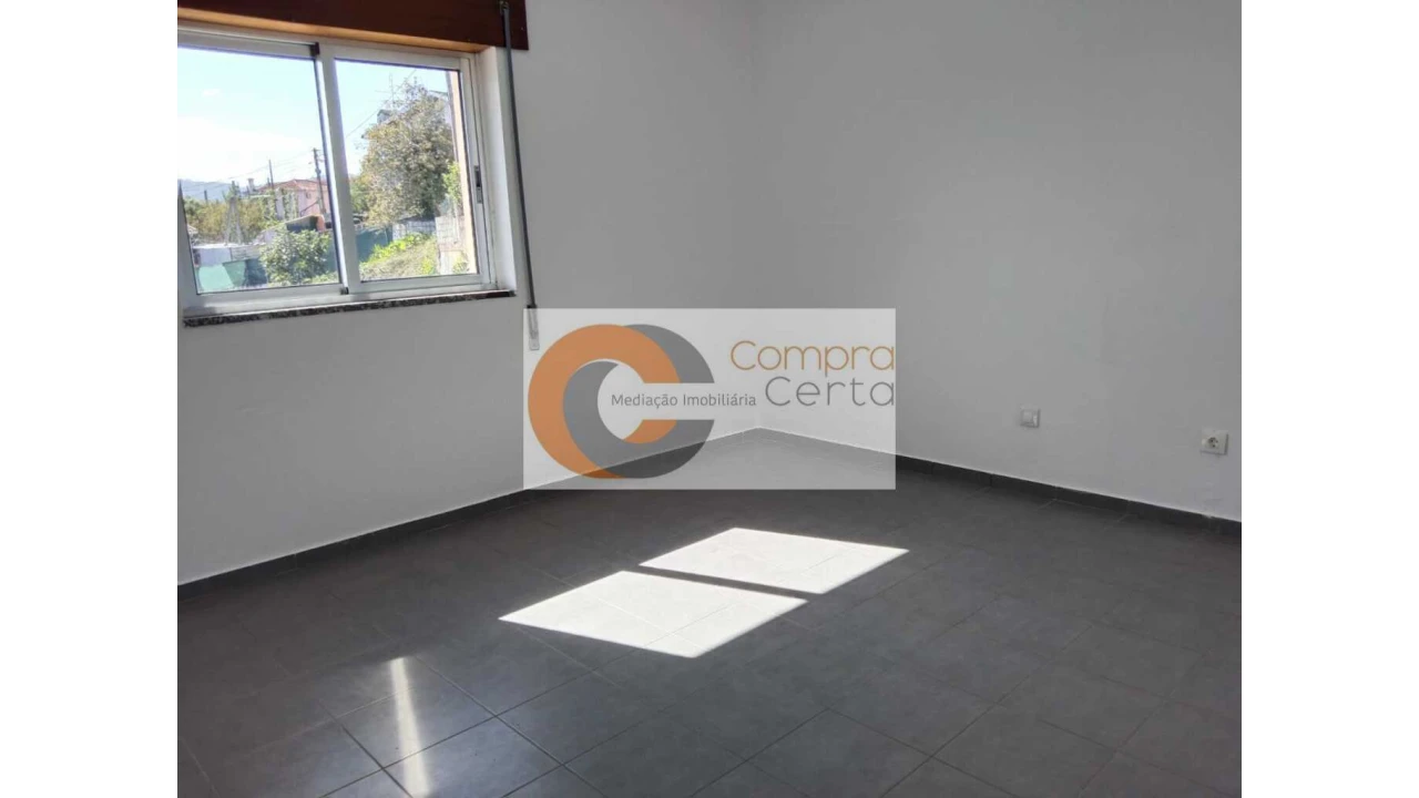 Moradia T3 para Venda em Barco Foto 11