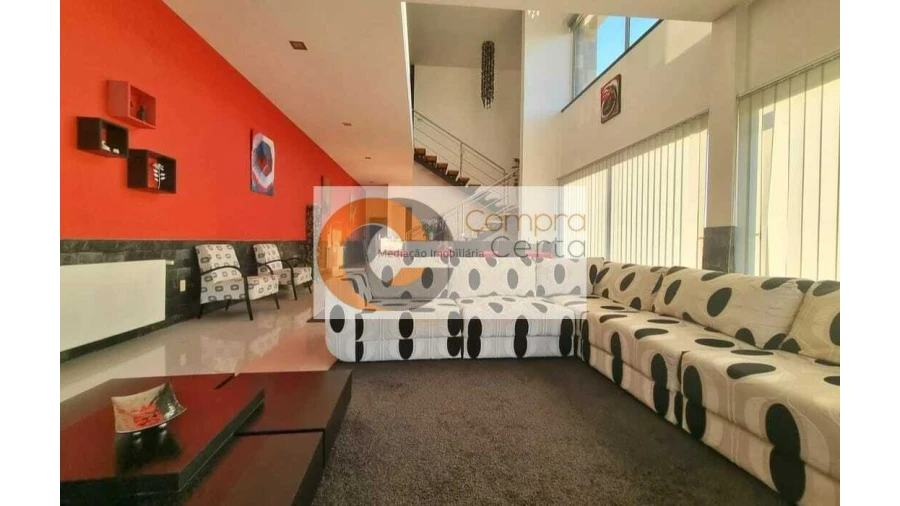 Moradia T4 para Venda em Serzedelo Foto 8