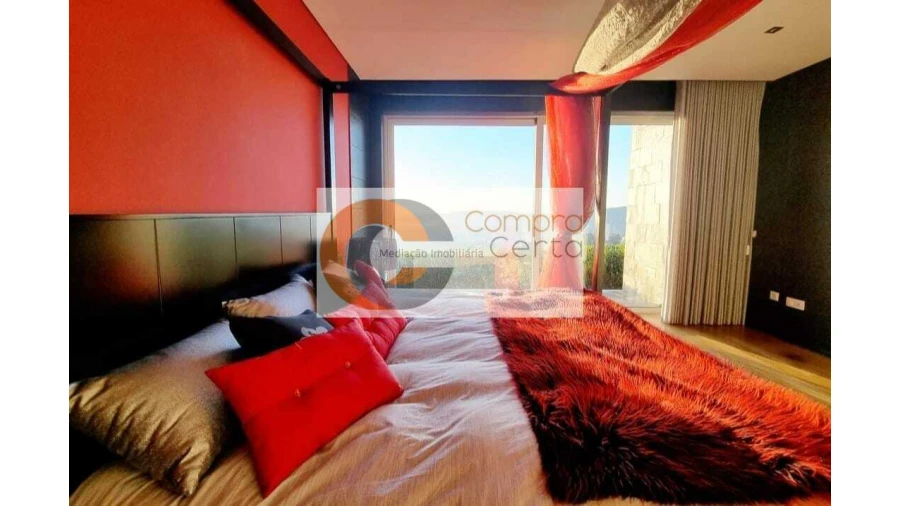 Moradia T4 para Venda em Serzedelo Foto 10