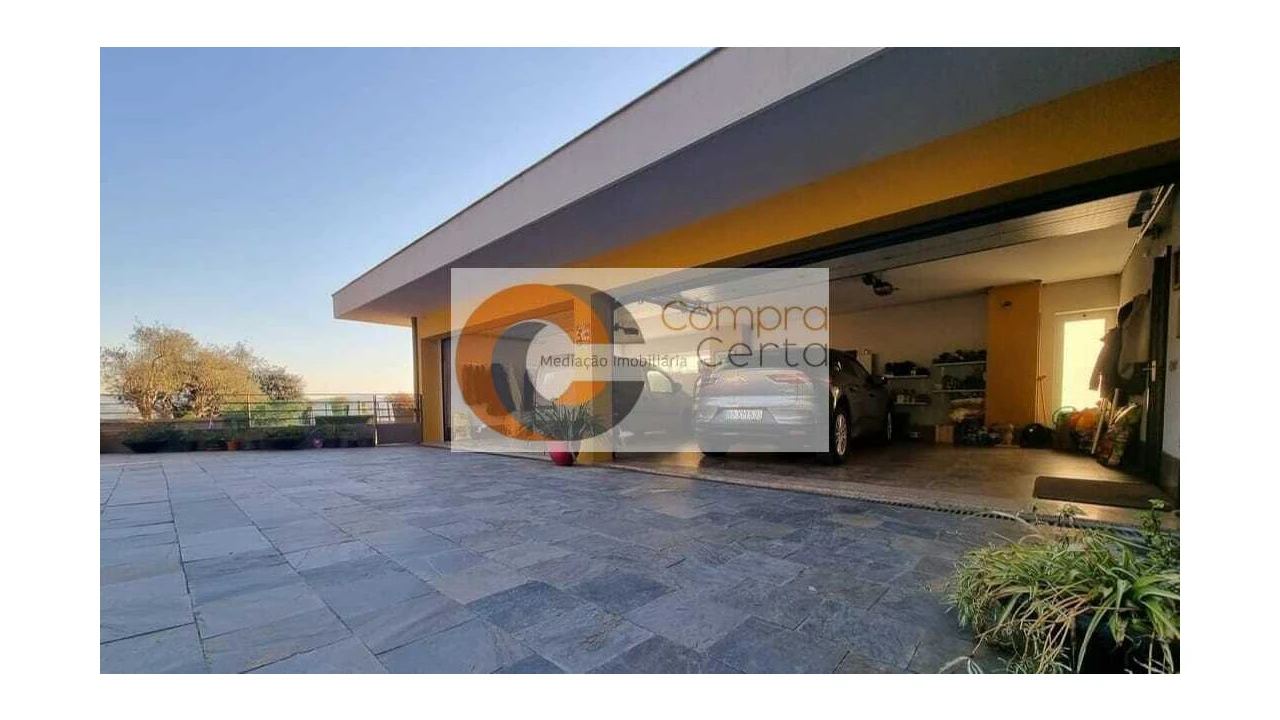 Moradia T4 para Venda em Serzedelo Foto 4