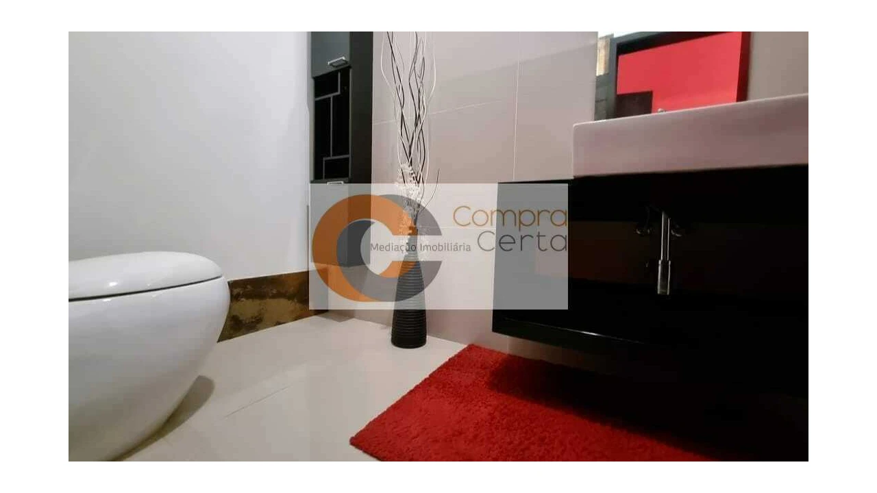 Moradia T4 para Venda em Serzedelo Foto 9