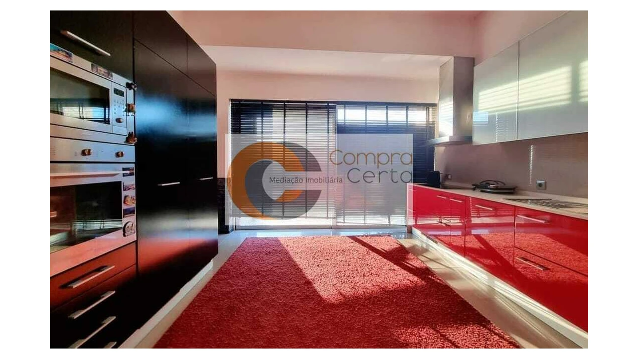 Moradia T4 para Venda em Serzedelo Foto 11