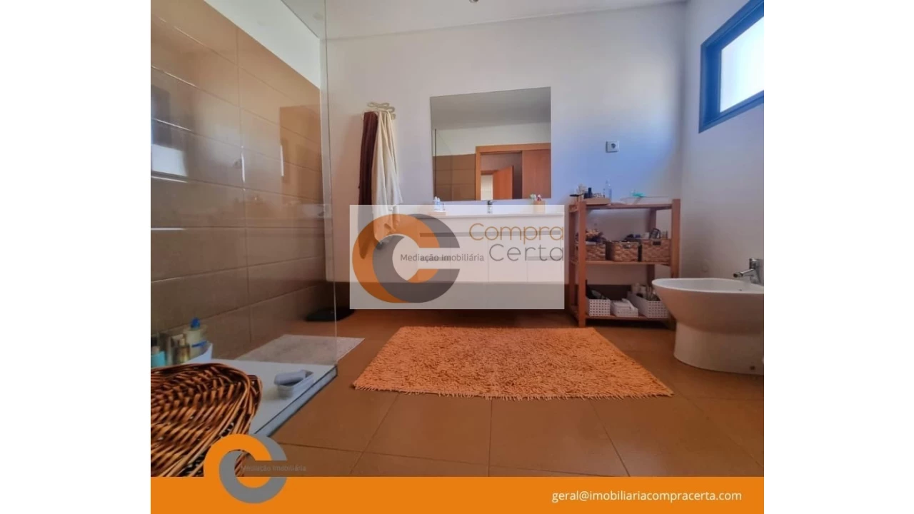 Moradia T4 para Venda em Selho (São Jorge) Foto 7