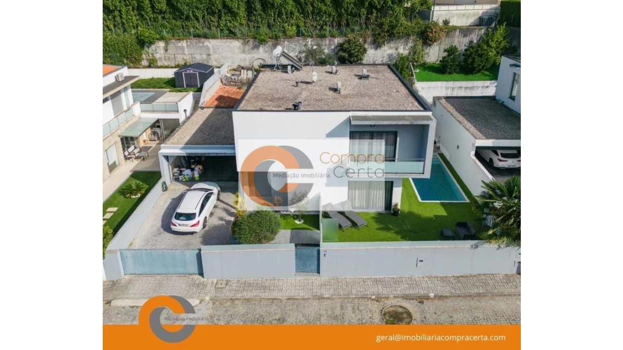 Moradia T4 para Venda em Selho (São Jorge) Foto 2