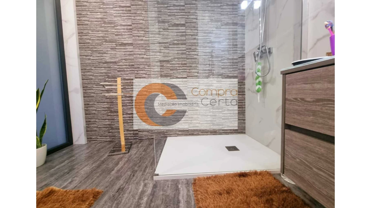 Moradia T3 para Venda em Selho São Lourenço e Gominhães Foto 8