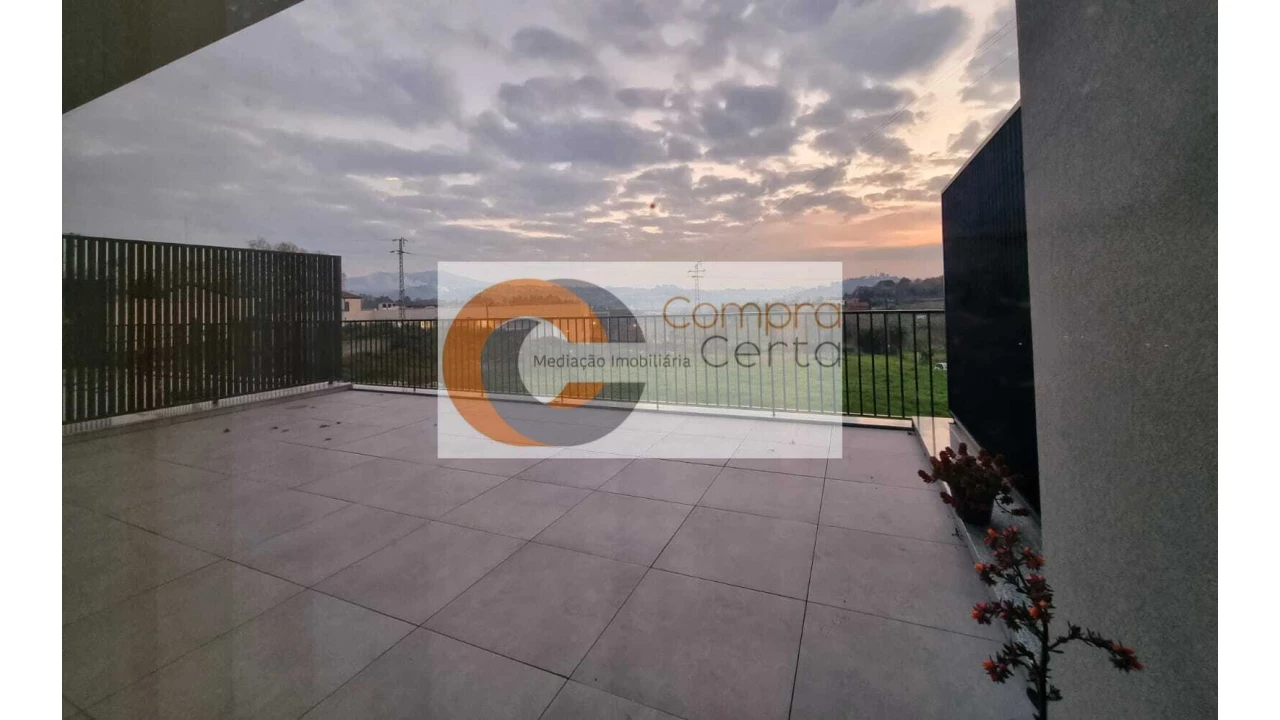 Moradia T3 para Venda em Selho São Lourenço e Gominhães Foto 2