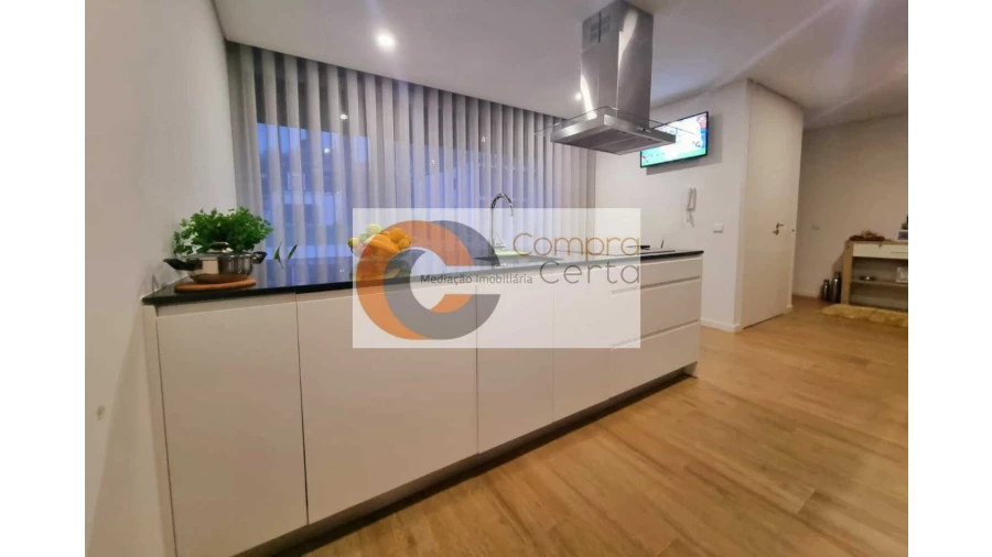 Moradia T3 para Venda em Selho São Lourenço e Gominhães Foto 3