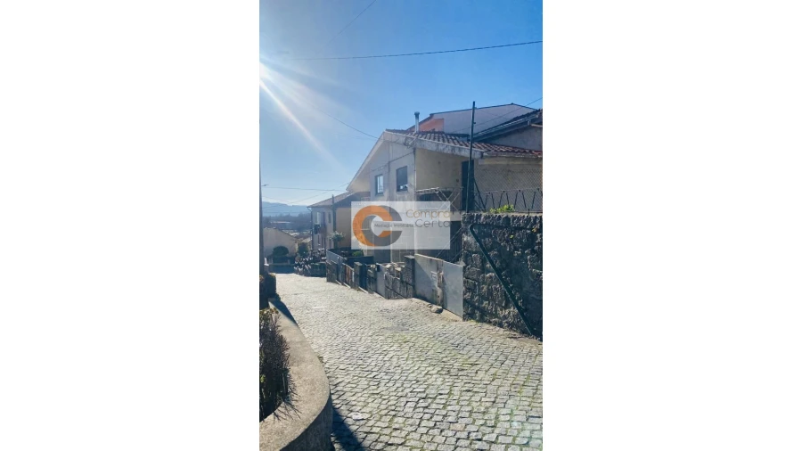 Moradia T2 para Venda em Azurem Foto 1