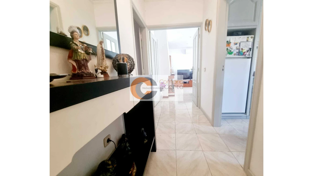 Apartamento T4 para Venda em Barco Foto 9