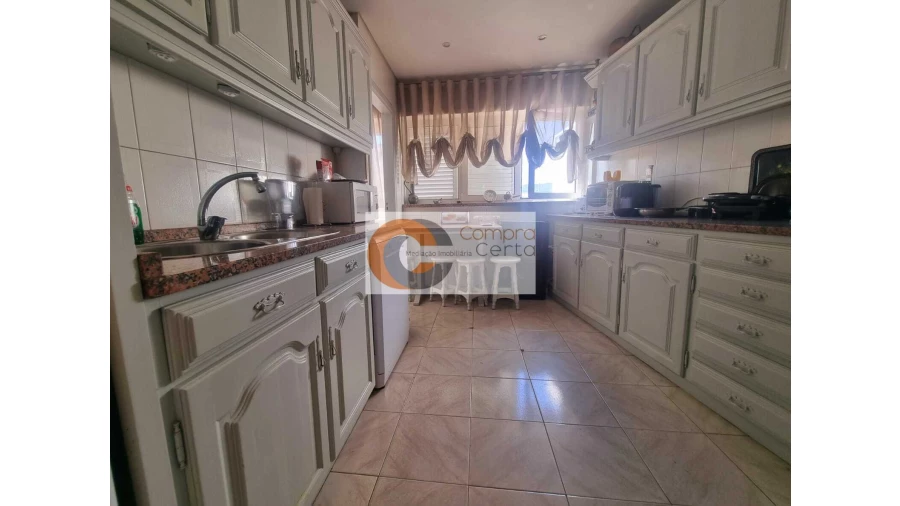 Apartamento T4 para Venda em Barco Foto 3