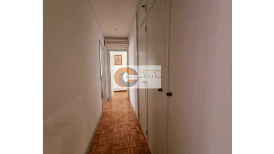 Apartamento T4 para Venda em Barco Foto 7