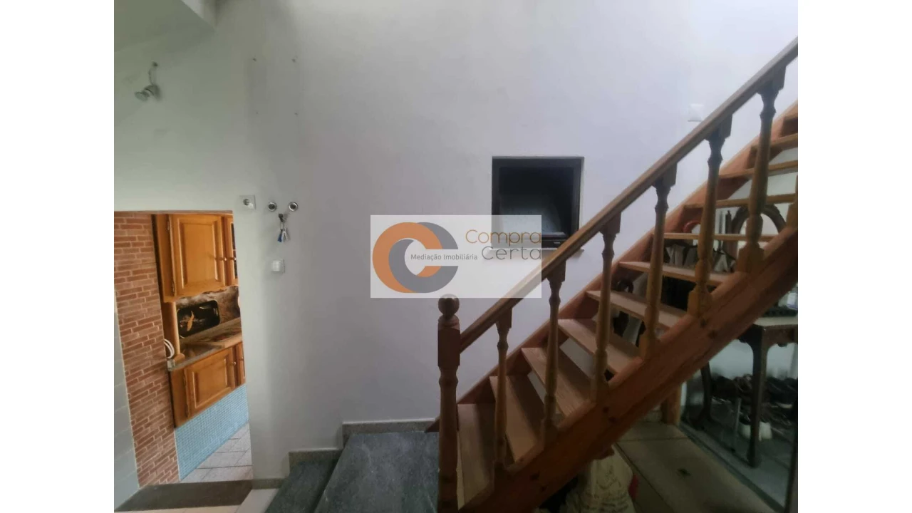 Moradia T3 para Venda em Fermentões Foto 9