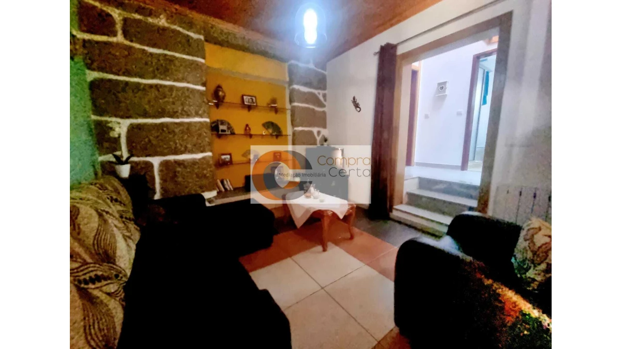 Moradia T3 para Venda em Fermentões Foto 4