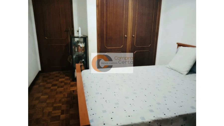 Apartamento T2 para Venda em Urgezes Foto 9