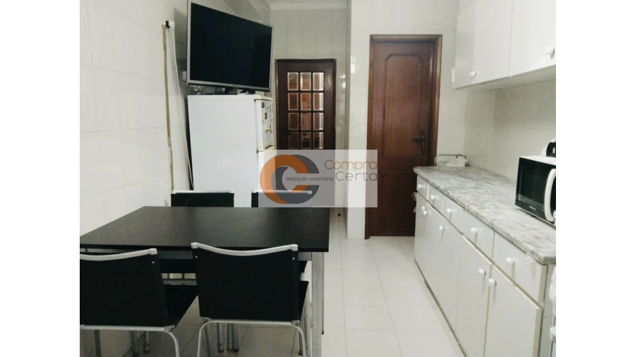 Apartamento T2 para Venda em Urgezes Foto 6