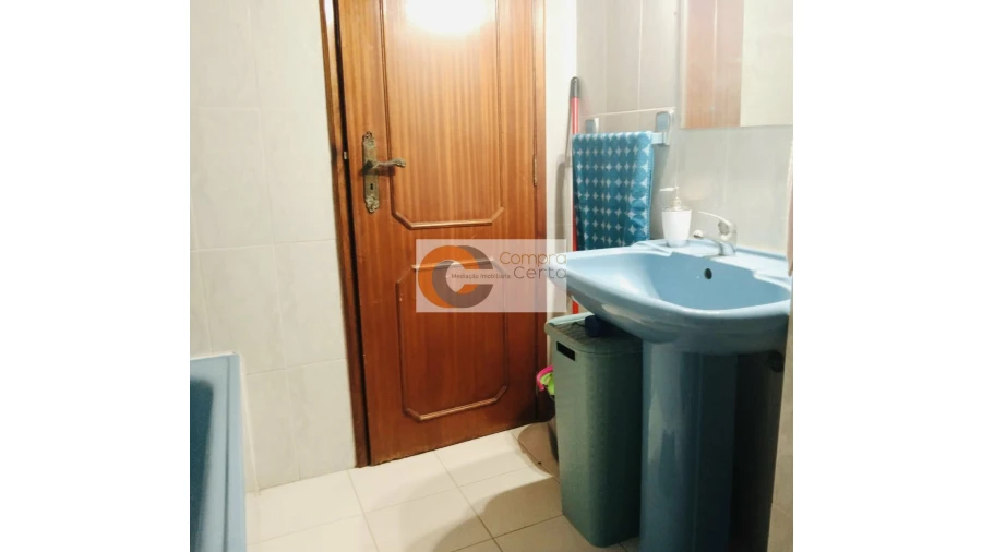 Apartamento T2 para Venda em Urgezes Foto 12